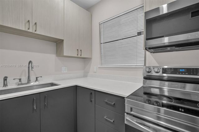 3030 NW 16th Street 1, Miami, FL 33125