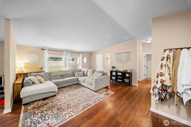 18911 Joselyn Street SW, Rochester, WA 98579
