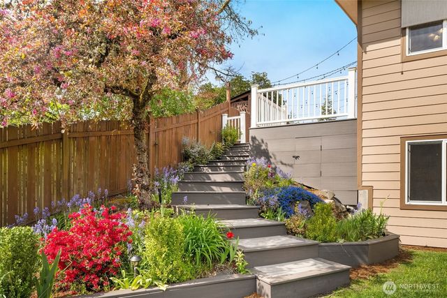 16204 Main Street, Bellevue, WA 98008