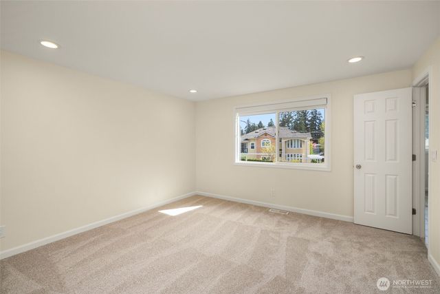 16204 Main Street, Bellevue, WA 98008