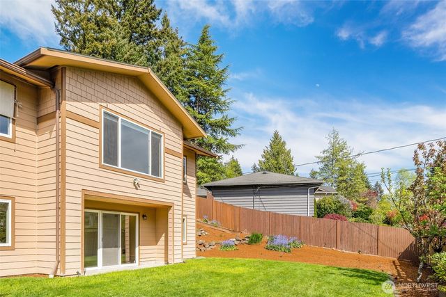 16204 Main Street, Bellevue, WA 98008