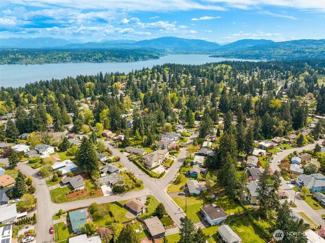 16204 Main Street, Bellevue, WA 98008