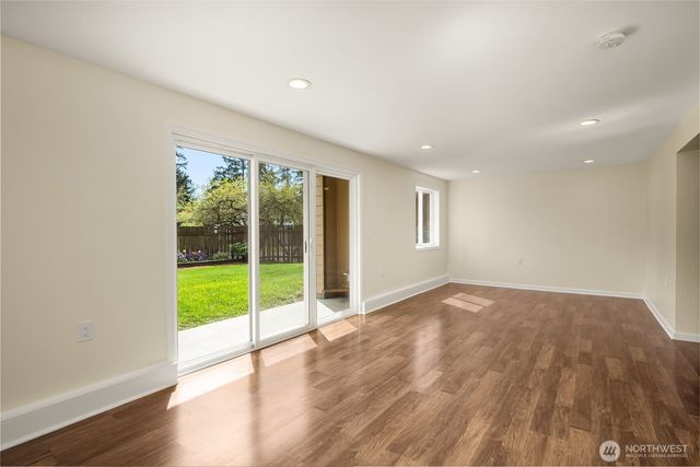 16204 Main Street, Bellevue, WA 98008