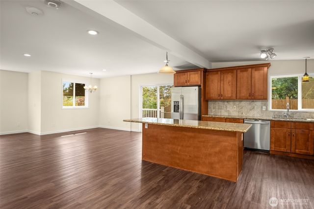16204 Main Street, Bellevue, WA 98008