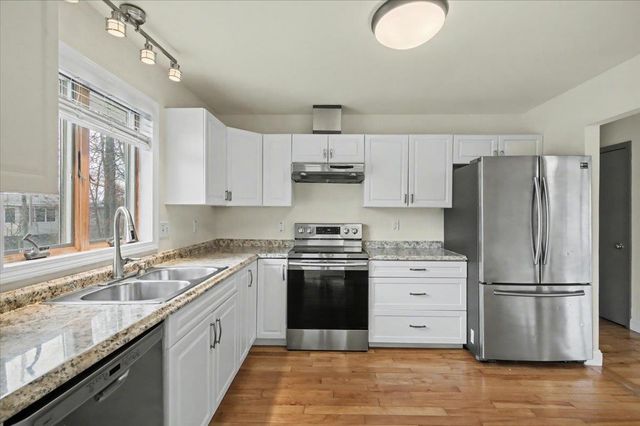 9 Hopkins Street, South Burlington, VT 05403