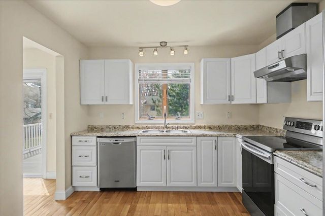 9 Hopkins Street, South Burlington, VT 05403