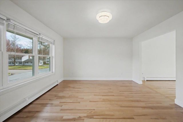 9 Hopkins Street, South Burlington, VT 05403