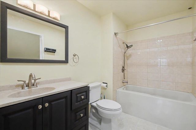 9 Hopkins Street, South Burlington, VT 05403