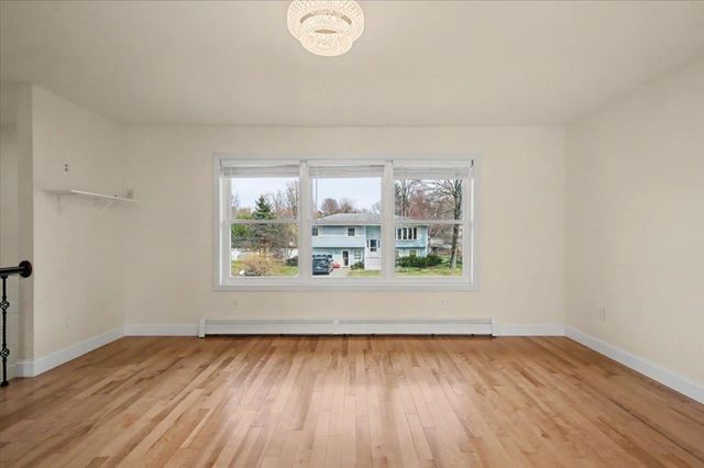 9 Hopkins Street, South Burlington, VT 05403
