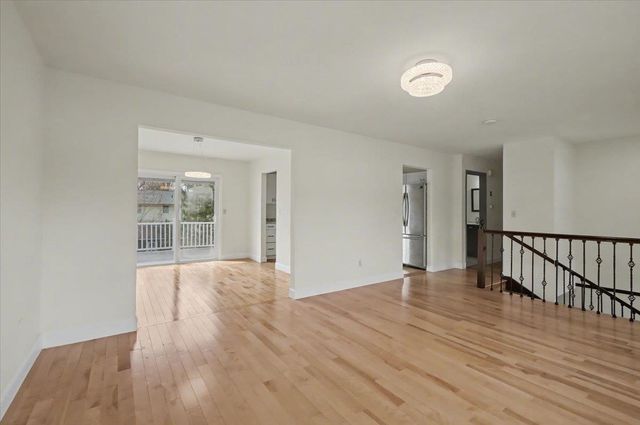 9 Hopkins Street, South Burlington, VT 05403