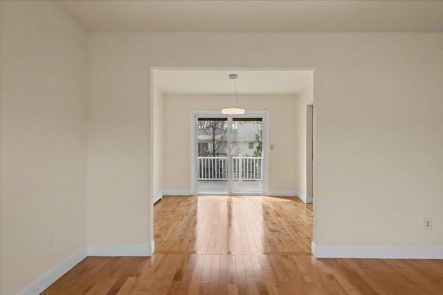 9 Hopkins Street, South Burlington, VT 05403