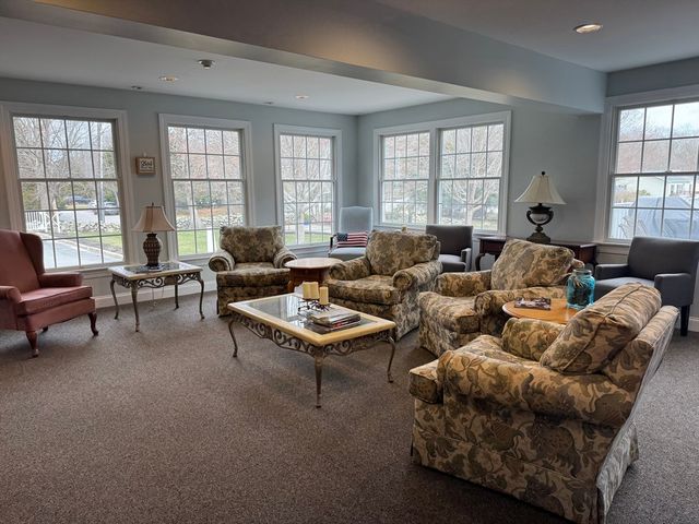 15 Bluebird Dr, Tiverton, RI 02878