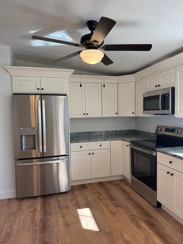 15 Bluebird Dr, Tiverton, RI 02878