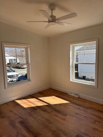 15 Bluebird Dr, Tiverton, RI 02878