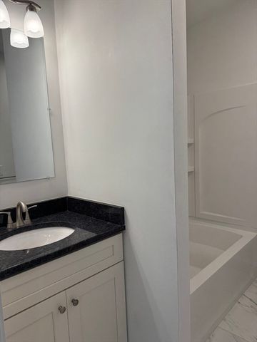 15 Bluebird Dr, Tiverton, RI 02878