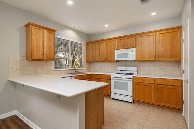 105 Lubbock DR, Georgetown, TX 78633