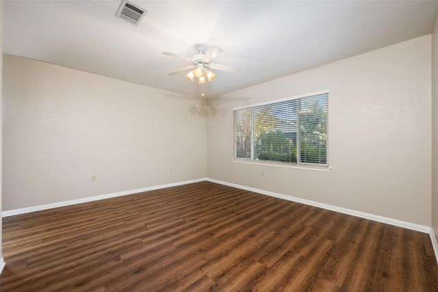 105 Lubbock DR, Georgetown, TX 78633