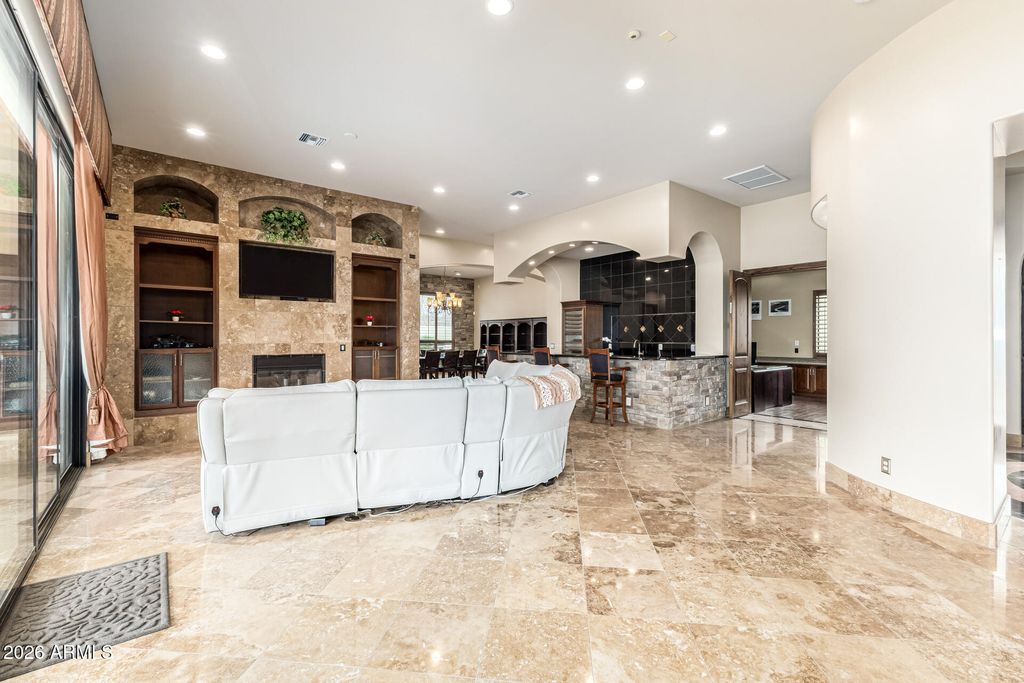 Image 18 of property listing at 4326 E CAPRICORN Place, Chandler, AZ 85249