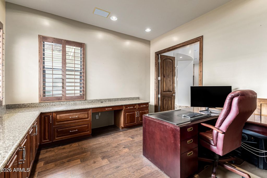 Image 30 of property listing at 4326 E CAPRICORN Place, Chandler, AZ 85249