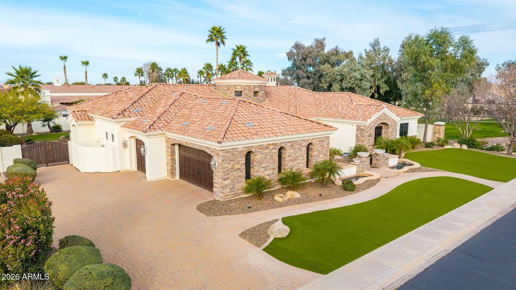 Image 94 of property listing at 4326 E CAPRICORN Place, Chandler, AZ 85249