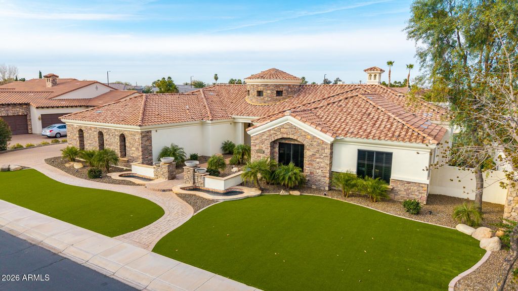 Image 95 of property listing at 4326 E CAPRICORN Place, Chandler, AZ 85249