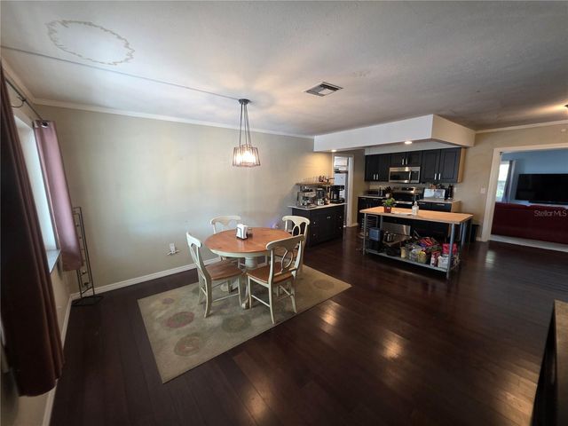 1015 RHODES AVENUE, Sarasota, FL 34237