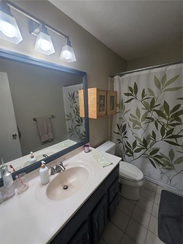 1015 RHODES AVENUE, Sarasota, FL 34237