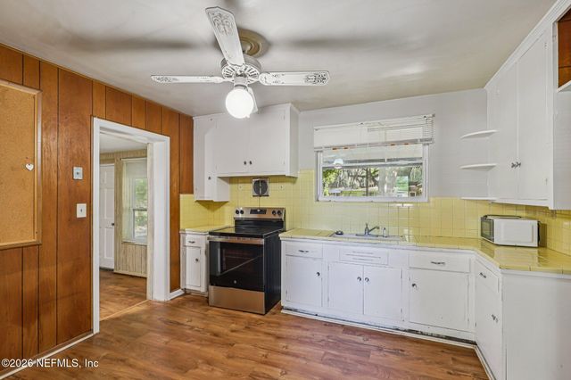 3827 COLEBROOKE Drive, Jacksonville, FL 32210