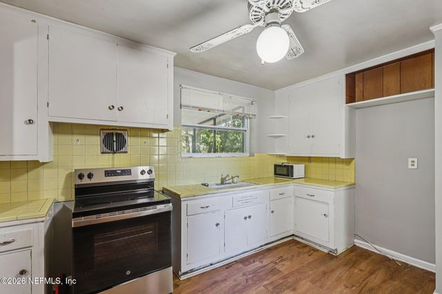 3827 COLEBROOKE Drive, Jacksonville, FL 32210