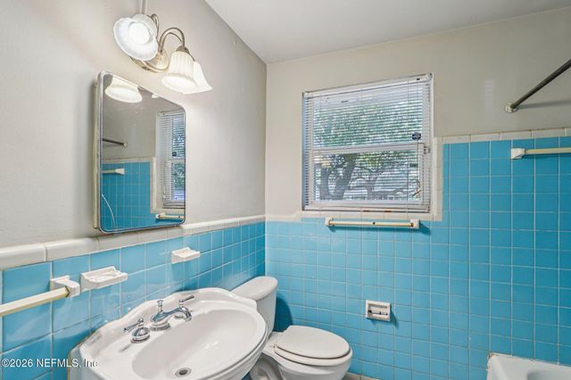 3827 COLEBROOKE Drive, Jacksonville, FL 32210