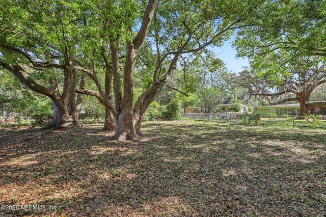 3827 COLEBROOKE Drive, Jacksonville, FL 32210