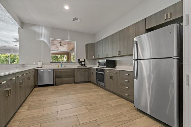 34738 DOUBLE EAGLE COURT, Zephyrhills, FL 33541