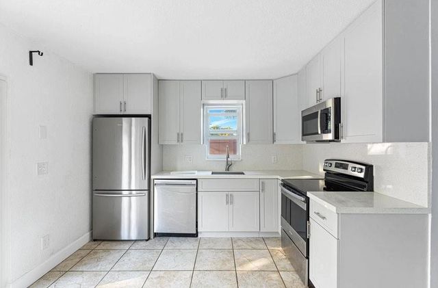 1131 N Andrews Avenue, Fort Lauderdale, FL 33311