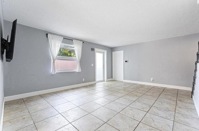 1131 N Andrews Avenue, Fort Lauderdale, FL 33311