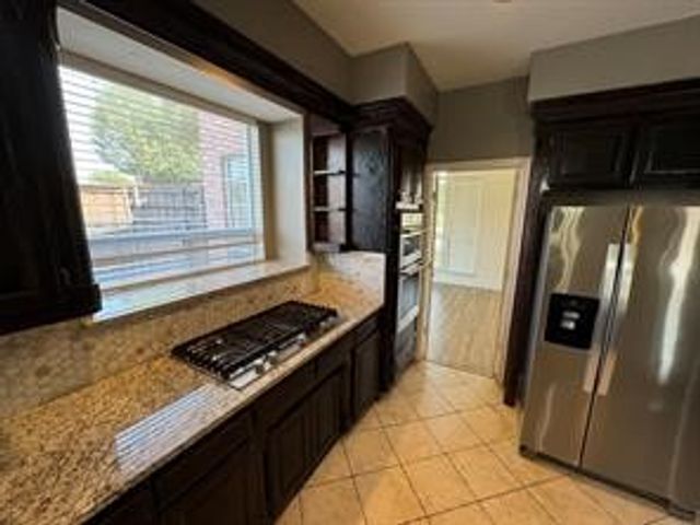1100 Hunters Creek Drive, Carrollton, TX 75007