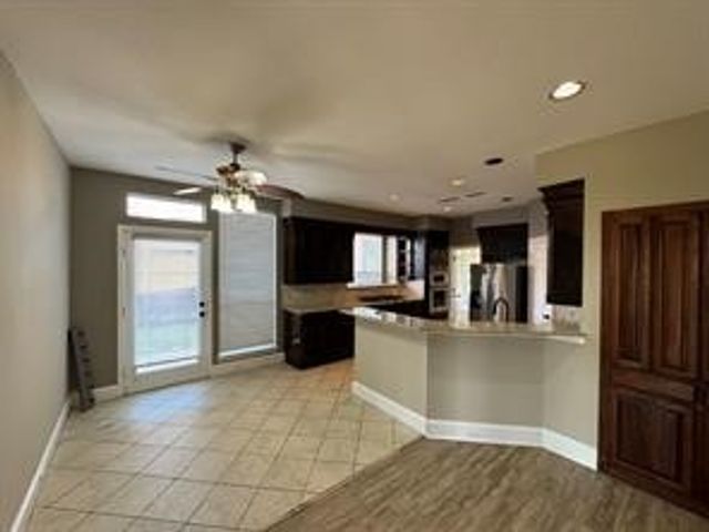 1100 Hunters Creek Drive, Carrollton, TX 75007