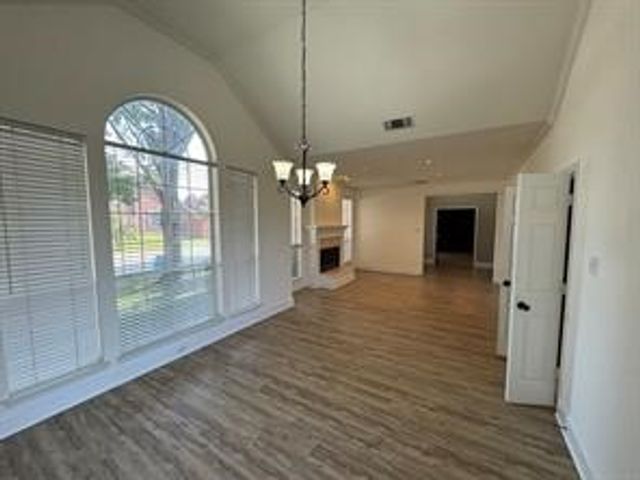 1100 Hunters Creek Drive, Carrollton, TX 75007