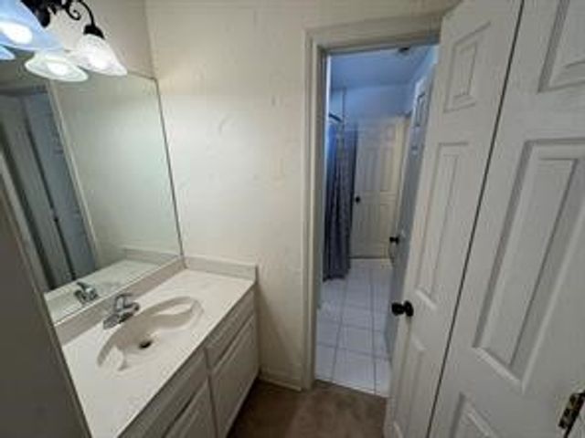 1100 Hunters Creek Drive, Carrollton, TX 75007