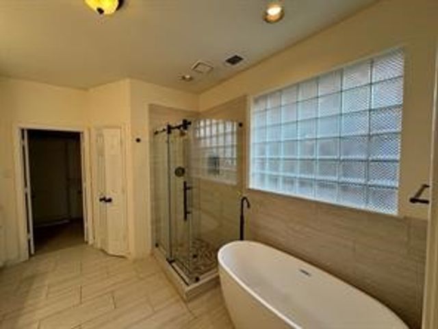 1100 Hunters Creek Drive, Carrollton, TX 75007