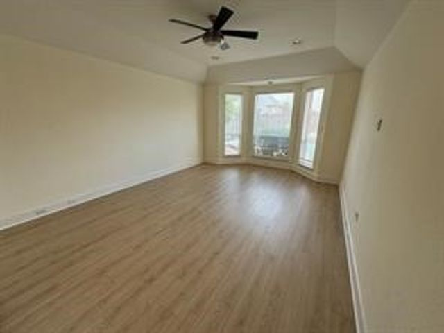 1100 Hunters Creek Drive, Carrollton, TX 75007
