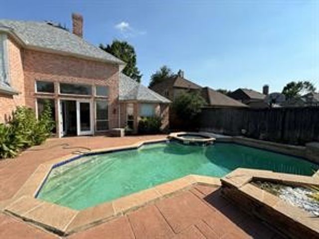 1100 Hunters Creek Drive, Carrollton, TX 75007