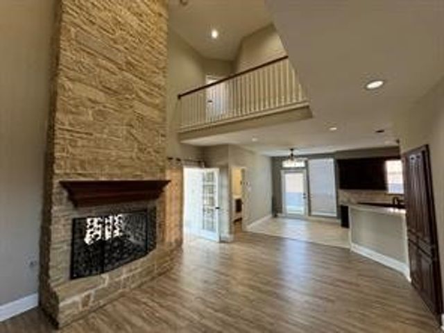1100 Hunters Creek Drive, Carrollton, TX 75007