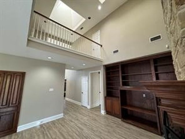 1100 Hunters Creek Drive, Carrollton, TX 75007