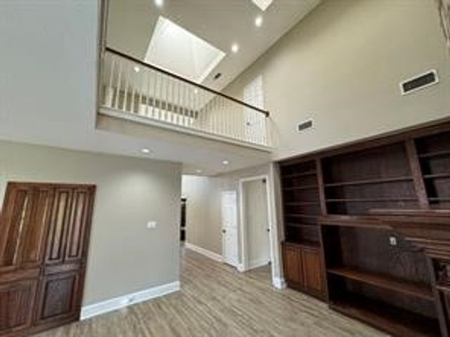 1100 Hunters Creek Drive, Carrollton, TX 75007