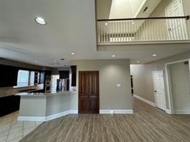 1100 Hunters Creek Drive, Carrollton, TX 75007
