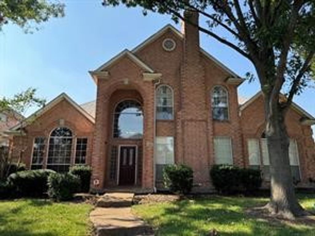 1100 Hunters Creek Drive, Carrollton, TX 75007