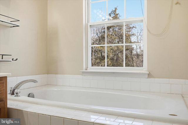 1309 PENDLETON LN, Strasburg, VA 22657