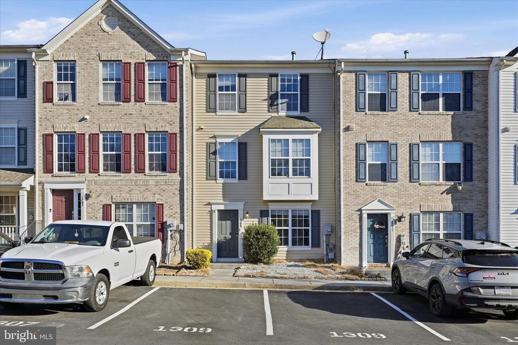 1309 PENDLETON LN, Strasburg, VA 22657