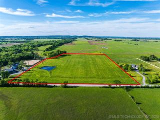 15 E 450 Road, Pryor, OK 74361
