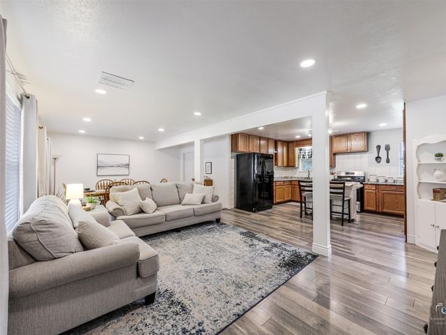 114 N Imperial Drive, Denison, TX 75020